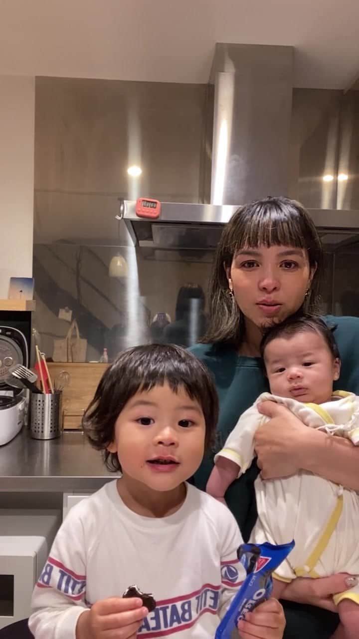 鈴木サチのインスタグラム：「. 2ヶ月ぶりのインスタライブ✨ . 突然だけど、参加していただきありがとうございます😌 . ベビも登場✨」