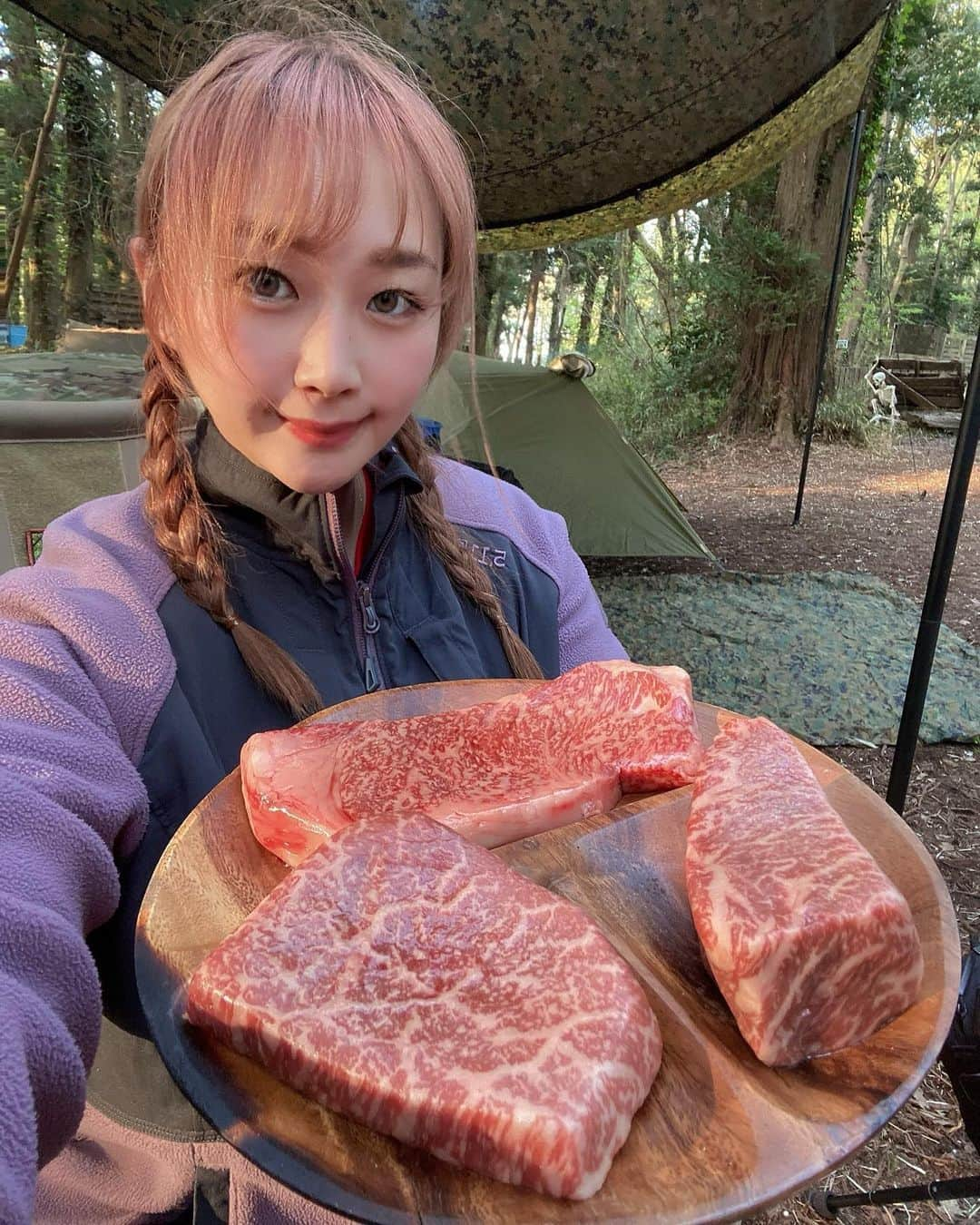 来栖あこさんのインスタグラム写真 - (来栖あこInstagram)「🏕 @cco1_hq キャンプ編（comingsoon）で 紹介させて頂いたお肉ちゃん🤤🥩💕 めちゃめちゃ美味しすぎました♥️  PR @laboucheriebonheur #恵比寿グルメ #広尾グルメ #精肉店 #お肉屋さん #和牛 #肉 #laboucheriebonheur #恵比寿精肉店」4月15日 19時34分 - akopai.081