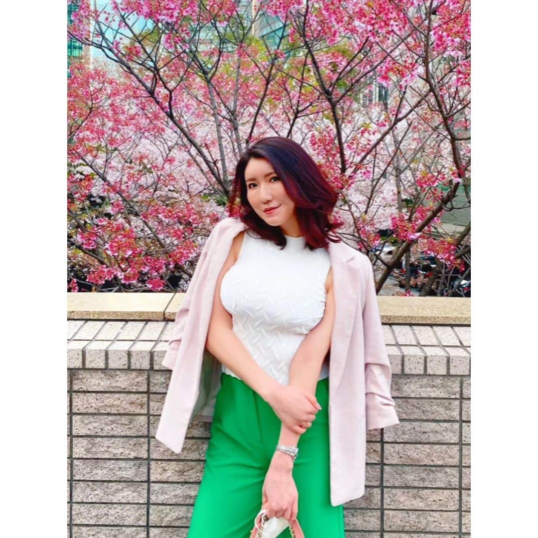 田名網理恵子さんのインスタグラム写真 - (田名網理恵子Instagram)「ここからの眺めも綺麗だった🥺🌸」4月15日 19時35分 - 1004rieko