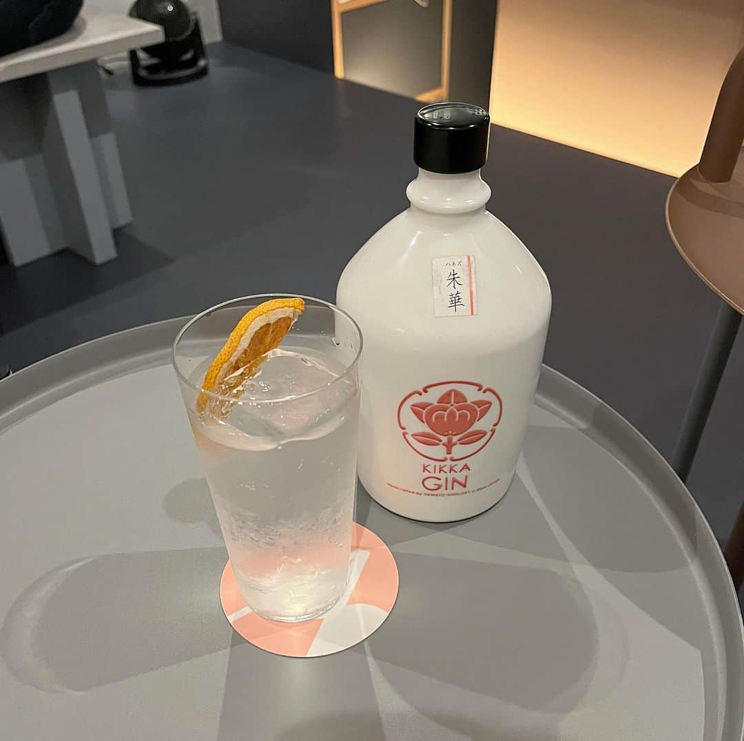 sarimaru(国木田さりまる)のインスタグラム：「中目黒のジン専門のバー🍸💭 とっても素敵なお店でした✨  リールも見てね☺︎」