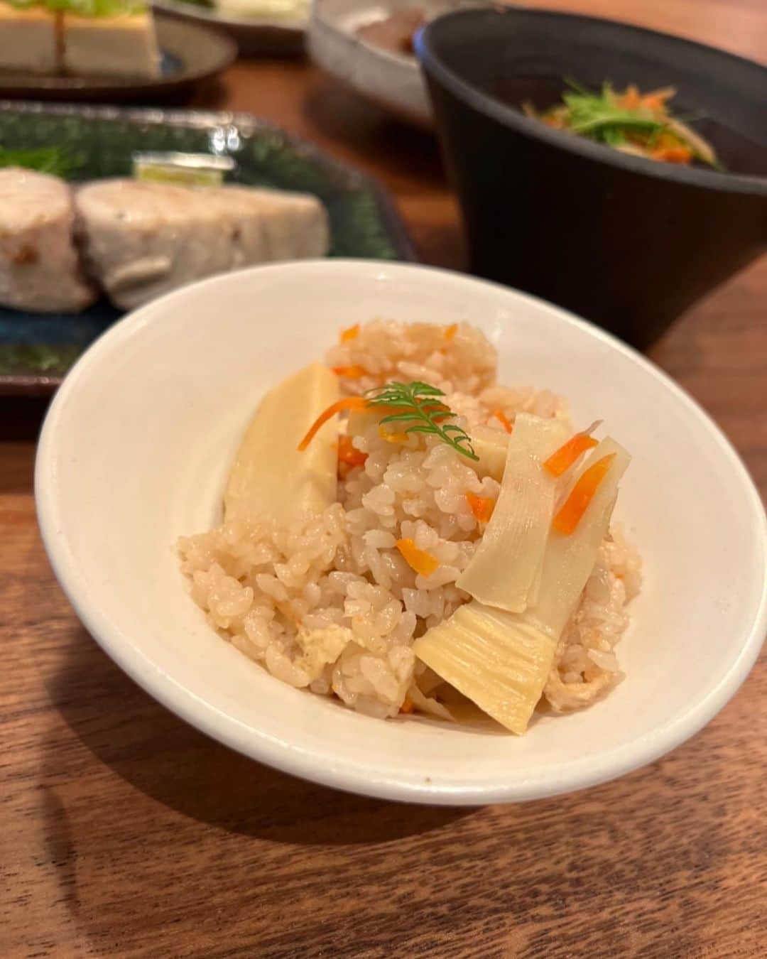 大政絢のインスタグラム：「#絢ご飯 京都の筍を頂き 筍ご飯にしたり🍚✨鰹節に軽くお塩で素材を楽しみ、香りが家中に広がり幸せな気分！ あっという間に食べ切ってしまいました🤤  #今日の絢ご飯#筍ご飯」