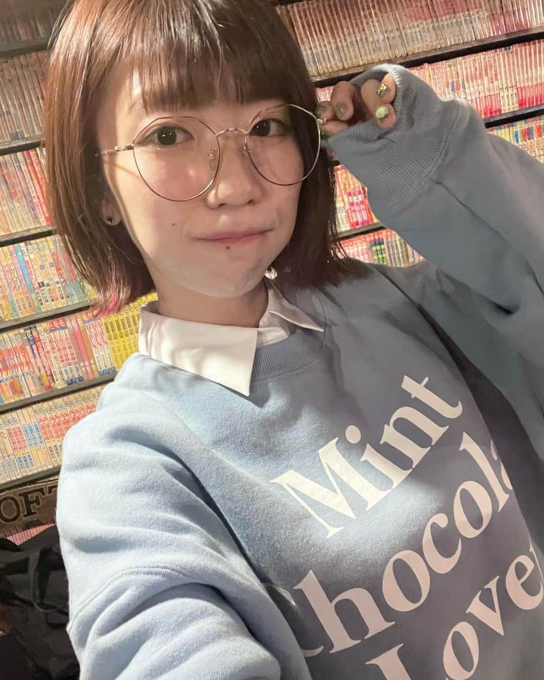 ぱいぱいでか美さんのインスタグラム写真 - (ぱいぱいでか美Instagram)「チョコミン党支持者 . 友達からもらった服！ めっちゃ可愛くて着てる🌱🍫 チョコミント元々苦手だったけど 推しメンがめちゃくちゃチョコミント好きだから 同じもの食べてたら好きになってきたっていう✌🏻笑 スクールガール的な感じで着てみました🏫 . #mintchocolatelover #チョコミン党 #でか美ちゃん #俺はインスタグラマーになりてぇ #新宿ロフトプラスワン」4月15日 21時19分 - paipaidekami