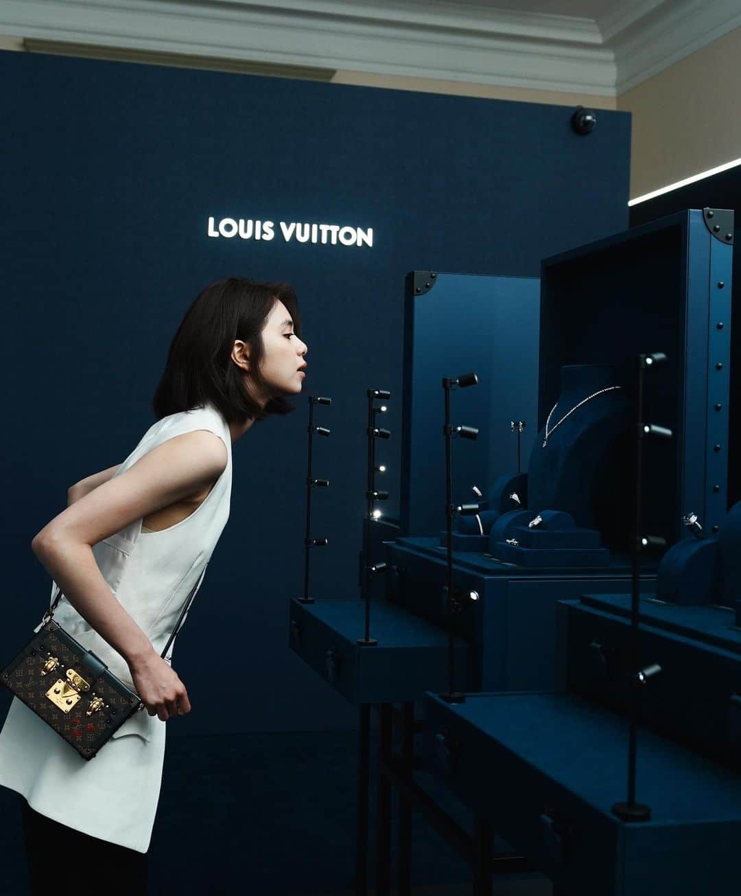 佐藤晴美さんのインスタグラム写真 - (佐藤晴美Instagram)「LOUIS VUITTON 2022  Hight watch & hight jewelry 展示会へ💎  パリから到着したばかりの最新作などを じっくりと見さていただきました…✨   インパクトのあるデザインから、 ルイ・ヴィトンのモノグラムフラワーをモチーフにした ダイヤの細かいカッティングなど、 職人さんの素晴らしい技術が光るジュエリーばかり。  会場になっている 『東京国立博物館 表慶館』は、 ルイ・ヴィトンの世界観に飾られ、 とても素敵な空間でした✨  美しいものを見ると なんでこんなにもパワーをもらえるのだろう❤︎  #LVFashion #LVWatch #LVJewelry」4月15日 21時35分 - sato_harumi__official