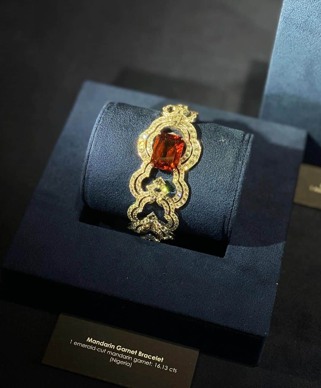 佐藤晴美さんのインスタグラム写真 - (佐藤晴美Instagram)「LOUIS VUITTON 2022  Hight watch & hight jewelry 展示会へ💎  パリから到着したばかりの最新作などを じっくりと見さていただきました…✨   インパクトのあるデザインから、 ルイ・ヴィトンのモノグラムフラワーをモチーフにした ダイヤの細かいカッティングなど、 職人さんの素晴らしい技術が光るジュエリーばかり。  会場になっている 『東京国立博物館 表慶館』は、 ルイ・ヴィトンの世界観に飾られ、 とても素敵な空間でした✨  美しいものを見ると なんでこんなにもパワーをもらえるのだろう❤︎  #LVFashion #LVWatch #LVJewelry」4月15日 21時35分 - sato_harumi__official
