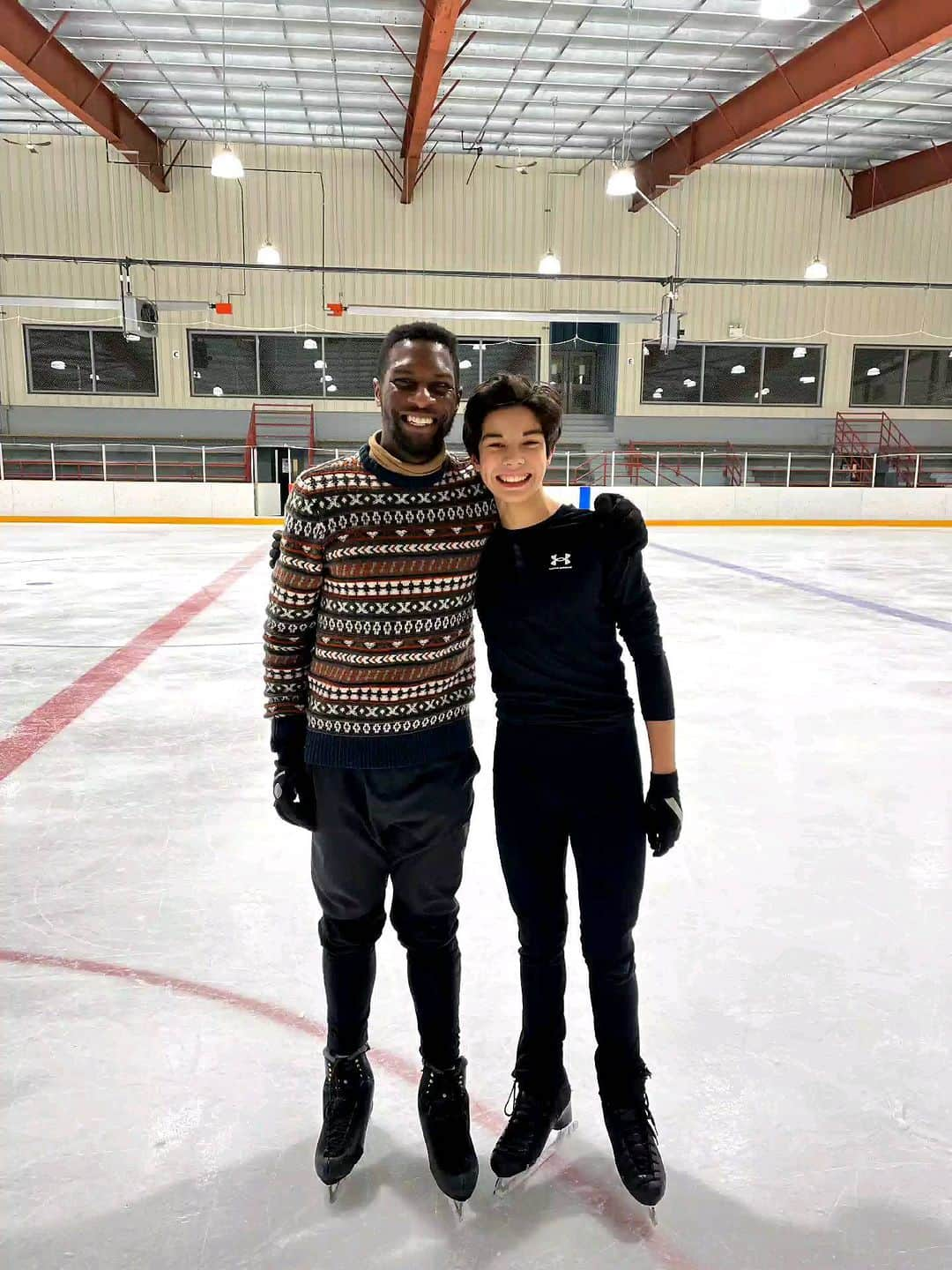 アッシャー・ヒルのインスタグラム：「What a wonderful week in Winnipeg working with Davey Howes (National Novice Men's) and Ava Kemp and Yoni Elizarov (Junior Pairs, 2022 National Novice Pairs Champions). I hope you enjoy the choreography as much as I had creating it with you all.  ⛸️ @yoni.elizarov  ⛸️ @avak_24_ ⛸️ @davey_howes   #figureskating #choreographer #choreography #mens #pairs #freeskate #create #nextgen #skatemanitoba #skatecanada #blackcreatives #blackskaters #wintersport #coloryourice #fsdia」