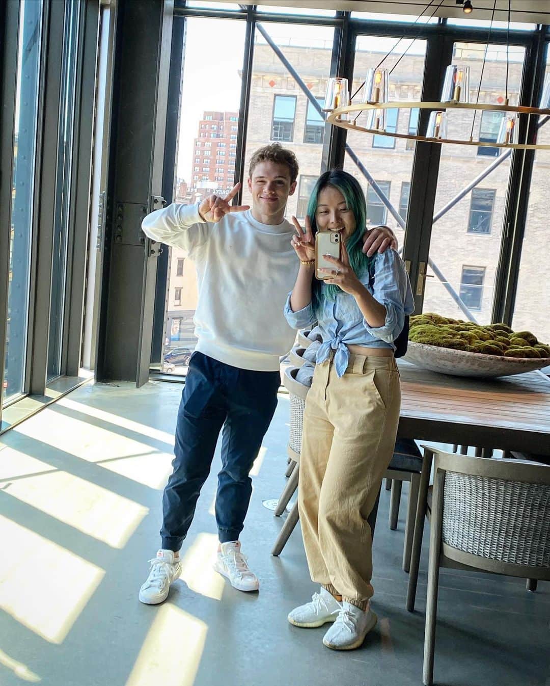 マイケル・パーソンズのインスタグラム：「Time off with friends and family? Say no more 😊」