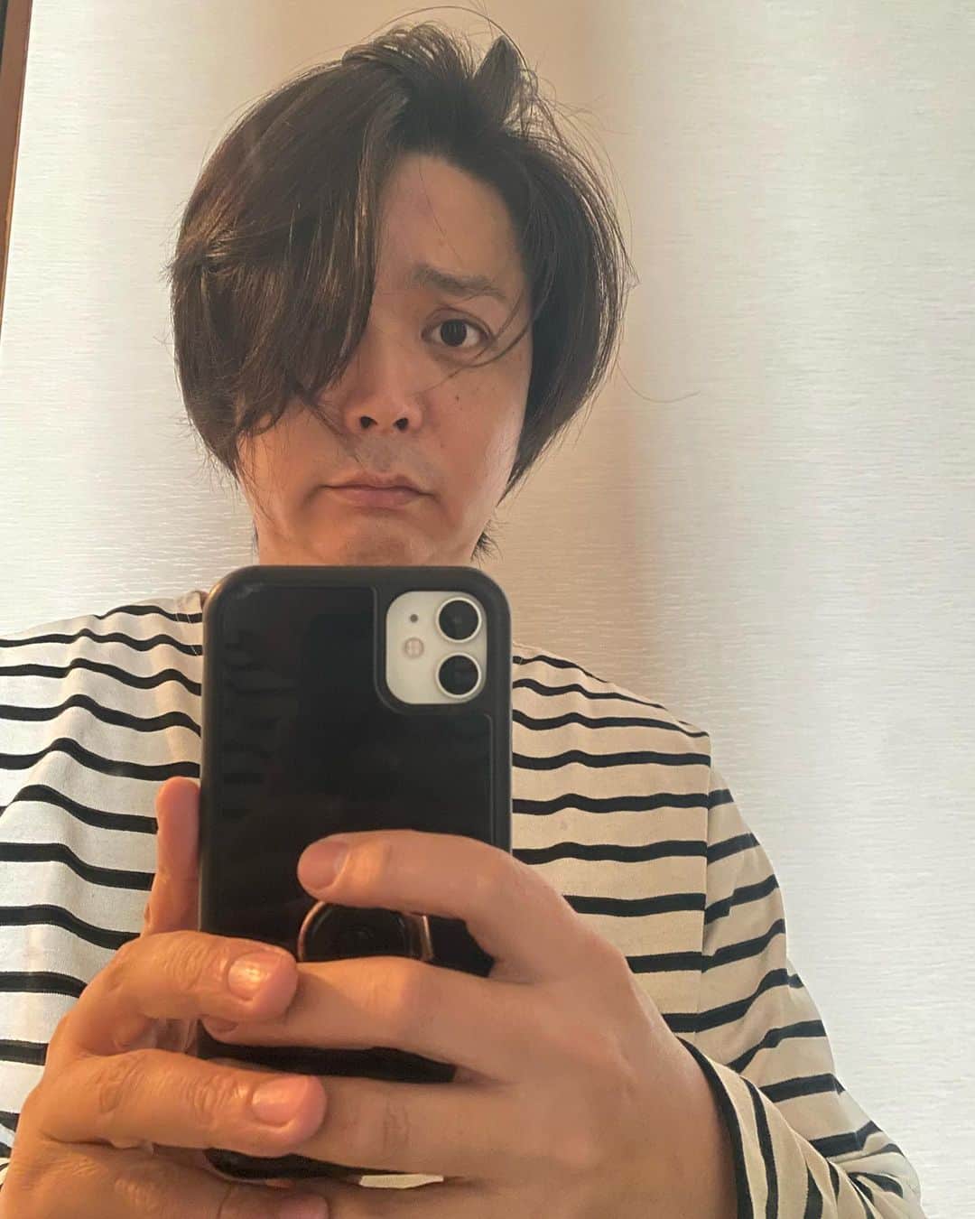 牧野紘二さんのインスタグラム写真 - (牧野紘二Instagram)「あけましておめでとうございます。 #割と前に#ある程度#髪伸ばして#飽きたから#切りました」4月16日 0時31分 - makino_koji