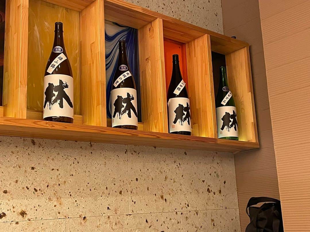 森公美子さんのインスタグラム写真 - (森公美子Instagram)「ピロさんの日本酒、並んでます。」4月16日 4時23分 - kumikomorimori