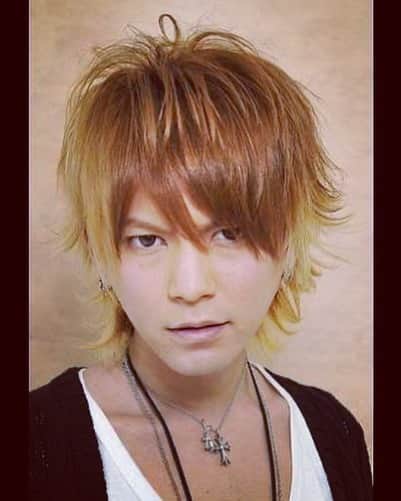 澤本幸秀のインスタグラム：「12〜13年前。 懐かしいでしょ？ 誰よりもギャル。 #mensegg#ギャル男#m字バング」