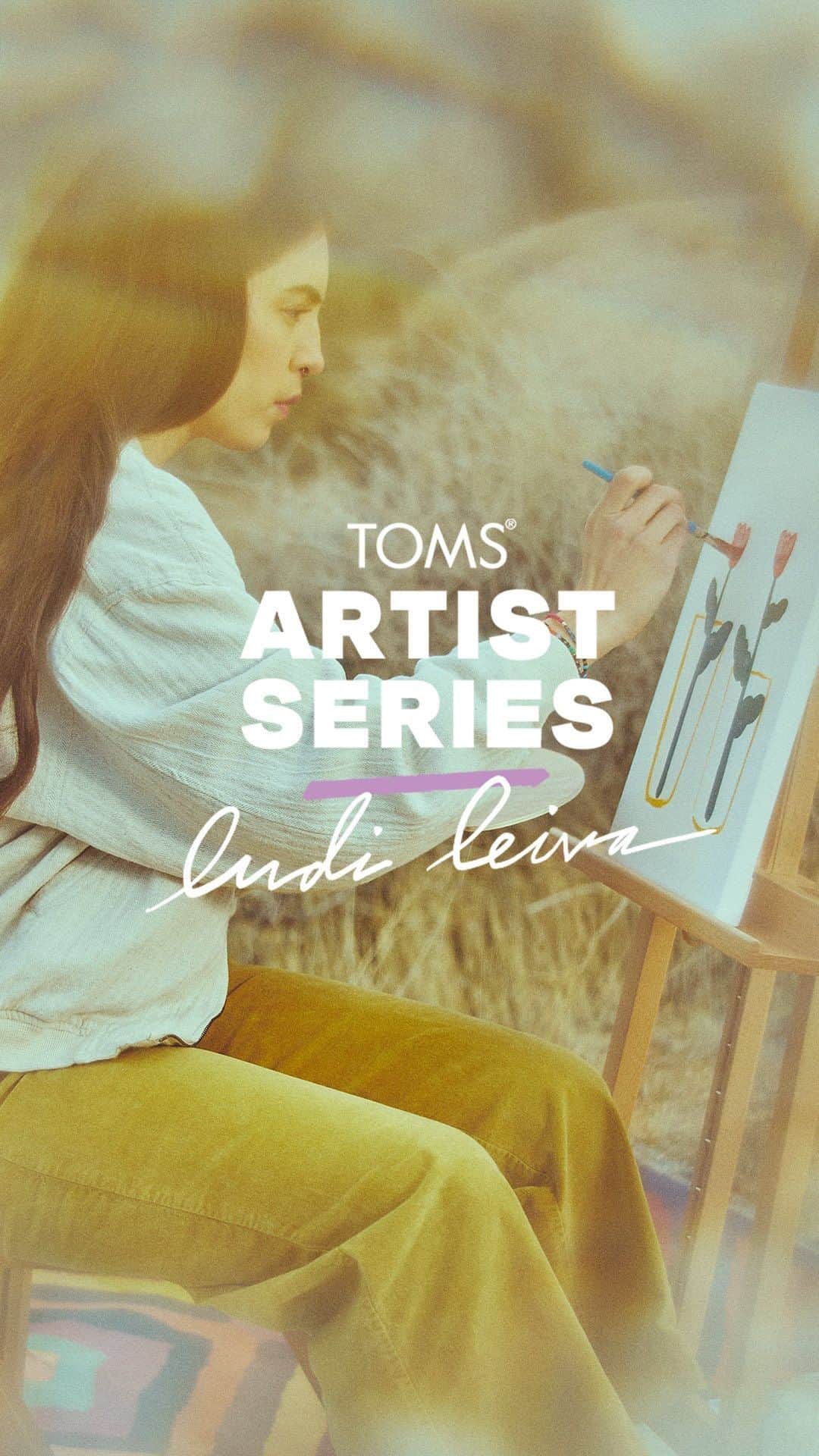 トムズシューズのインスタグラム：「TOMS Artist Series celebrates artists who are illustrating the important role that self expression plays in supporting mental health. For our second limited-edition drop, we’re proud to partner with illustrator @ludileiva and bring her Never Alone print to life.  __  When you buy TOMS you help fund access to mental health resources for the millions of people who need them.」