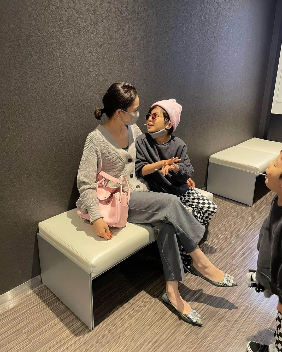 のインスタグラム：「めっちゃからまれてる。」