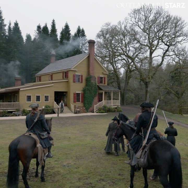 カトリナ･バルフのインスタグラム：「And here we are .. the finale… it’s gone by so quickly but we hope you’ve enjoyed this season!  Thank you for watching and supporting ….. we already shooting season 7 so …. Buckle up!  @outlander_starz @sptv  #outlanderseason6finale」