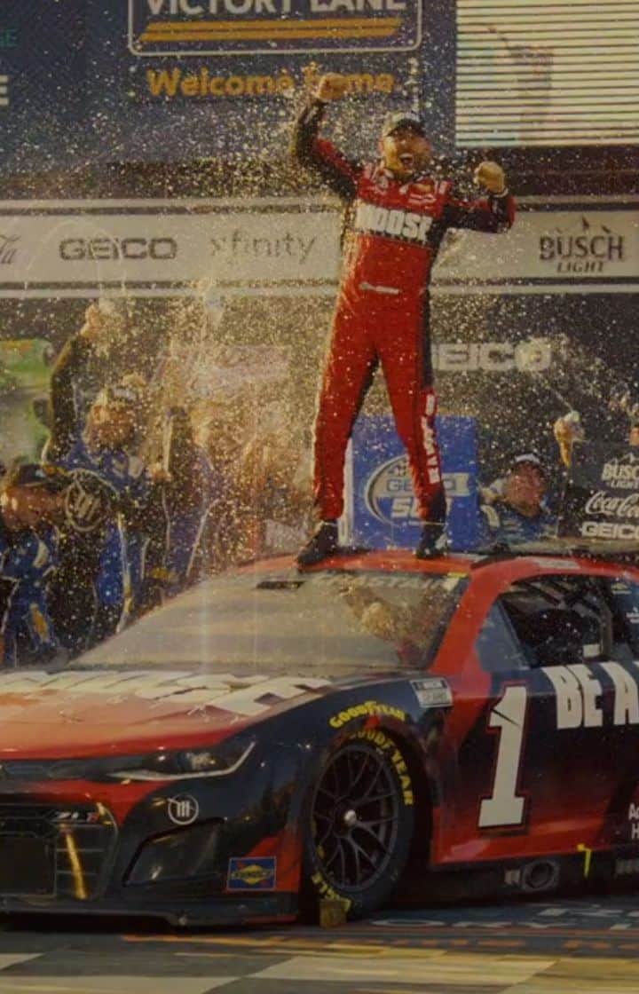 ピットブルのインスタグラム：「Can't stop @TeamTrackhouse. Thank you @NASCAR and #TeamTrackhouse, let's get it. Dale! #CantStopUsNow @daniel_suarezg @rosschastain」