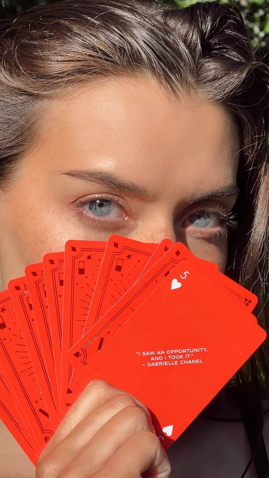 ジェシカ・ジェーン・クレメントのインスタグラム：「Luck is a way of being @welovecoco #giftfromchanel」