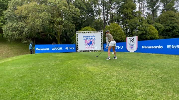 藤本麻子のインスタグラム：「パナソニックオープン⛳️ . 応援ありがとございました📣🔥 また次に向けてがんばります❗️ . .  #Obbli #マツモトキヨシ #BITECH #瀬尾デンタル #ECL #味の素 #アミノバイタル #v12golf #Nike #titleist」