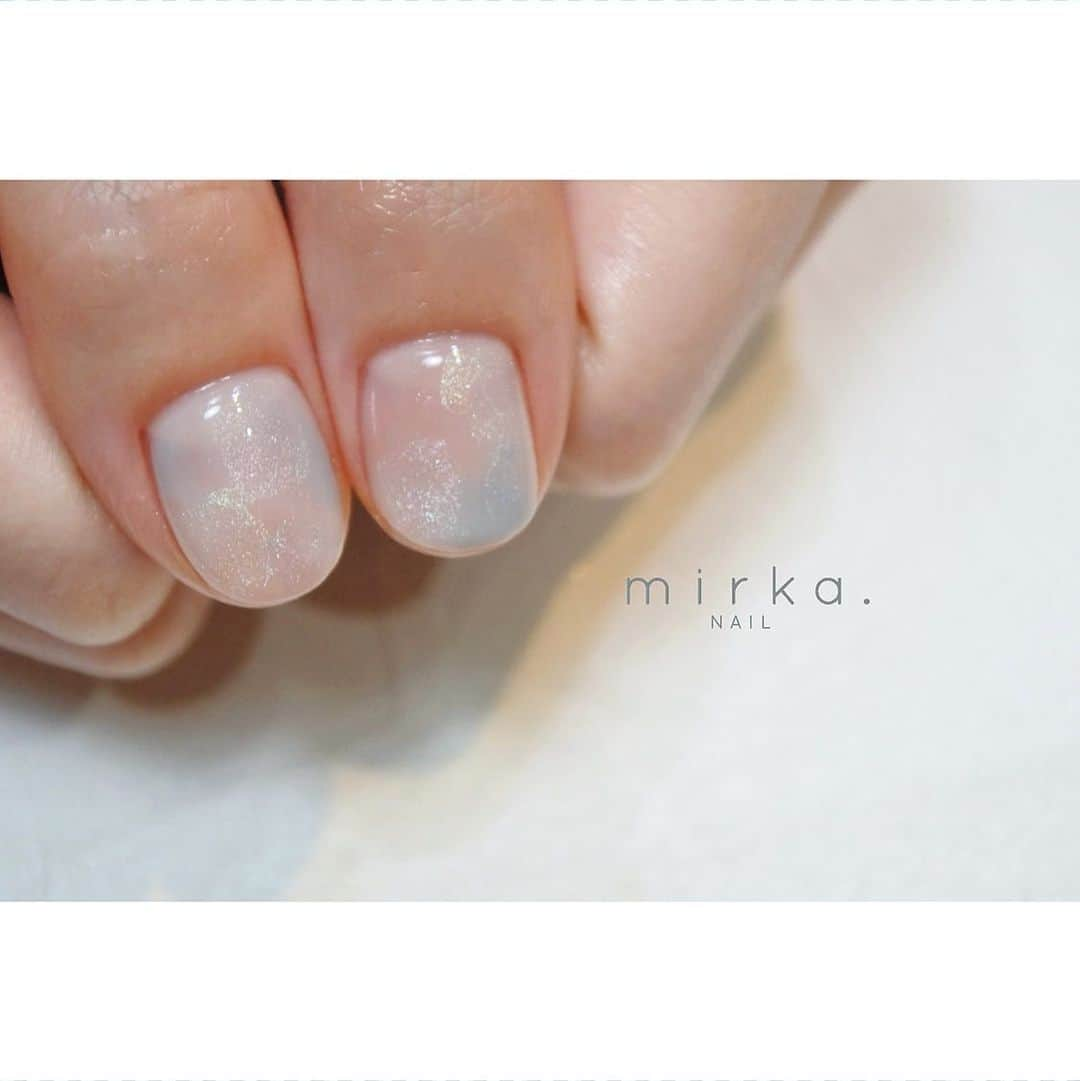 mirka. NAIL(ミルカネイル)さんのインスタグラム写真 - (mirka. NAIL(ミルカネイル)Instagram)「⁡ ⁡ ⁡ ⁡ キラキラ꙳ ⁡ ⁡ ………………………………………………………… ⁡ ご予約、お問い合わせは LINE ID⇒ @mirka.nail (@含む)まで。 ⁡ ご新規様はハイライトの「ご案内」と「ご予約方法」を必ずお読みいただいてからご予約くださいますようお願いいたします。 空き状況はや詳細はLINEの投稿からご確認ください。 ⁡ 感染予防対策をしっかり行ったうえでお客様をお迎えしております。 ⁡ 〈感染予防の取り組み〉と〈お客様へのお願い〉を ハイライトにてまとめておりますので、ご確認くださいませ◯ ⁡ ⁡ ⁡ #mirkanail#nails#nail#nailart#naildesign #ショートネイル#ネイルアート#ネイルデザイン#ネイル#大人ネイル#シンプルネイル#オフィスネイル#ニュアンスネイル#ナチュラルネイル#カジュアルネイル#ショートネイルデザイン #プライベートサロン#プライベートネイルサロン#東京ネイルサロン#東京ネイル#江東区ネイルサロン」5月1日 9時24分 - mirka.nail