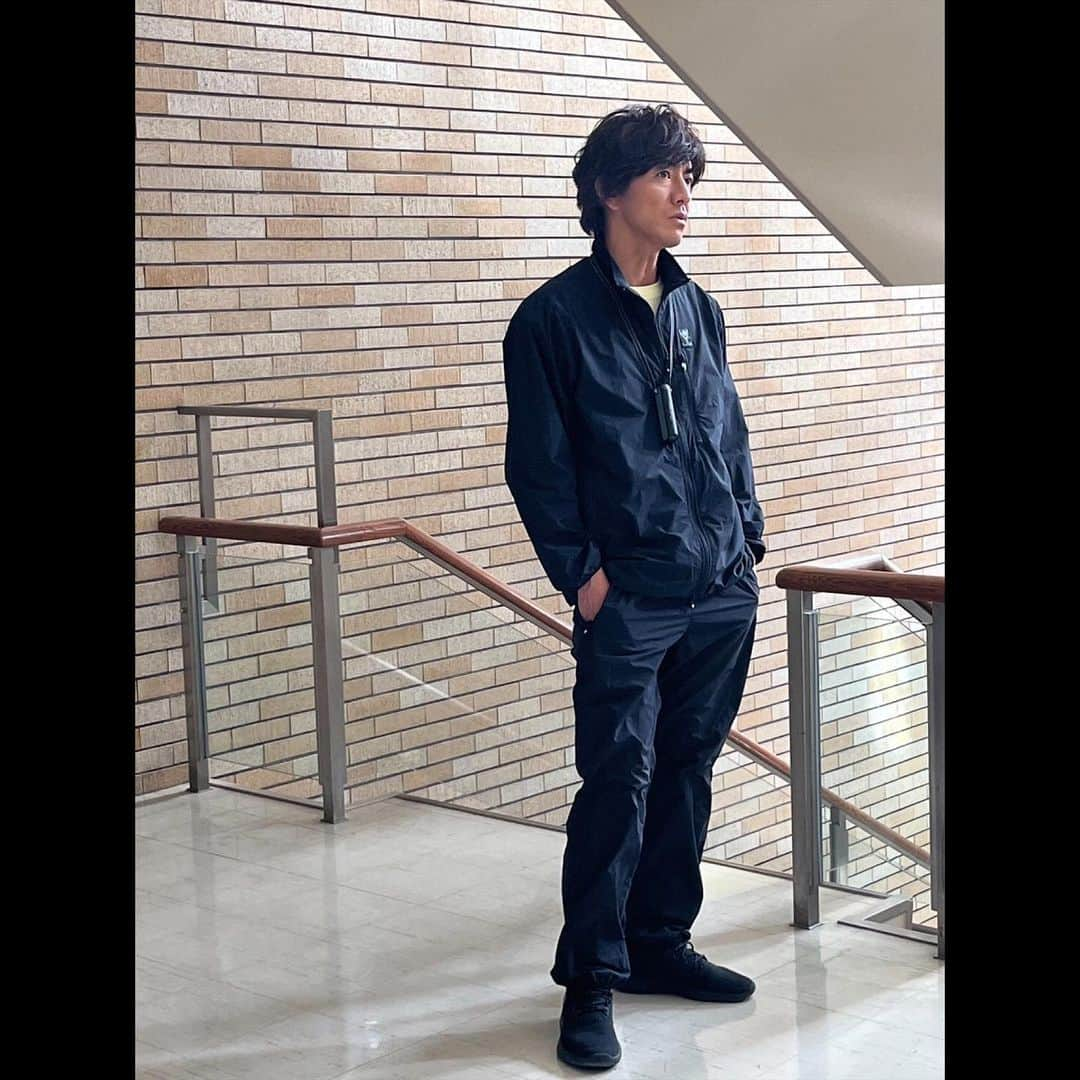 木村拓哉さんのインスタグラム写真 - (木村拓哉Instagram)「⁡ ⁡ ⁡ 「今日もお疲れ様でしたぁ〜‼︎ 明日も宜しくお願いします‼︎」 ⁡ PEACE‼︎ ⁡ STAYSAFE! ⁡ 拓哉 #木村拓哉#TakuyaKimura」4月16日 18時57分 - takuya.kimura_tak