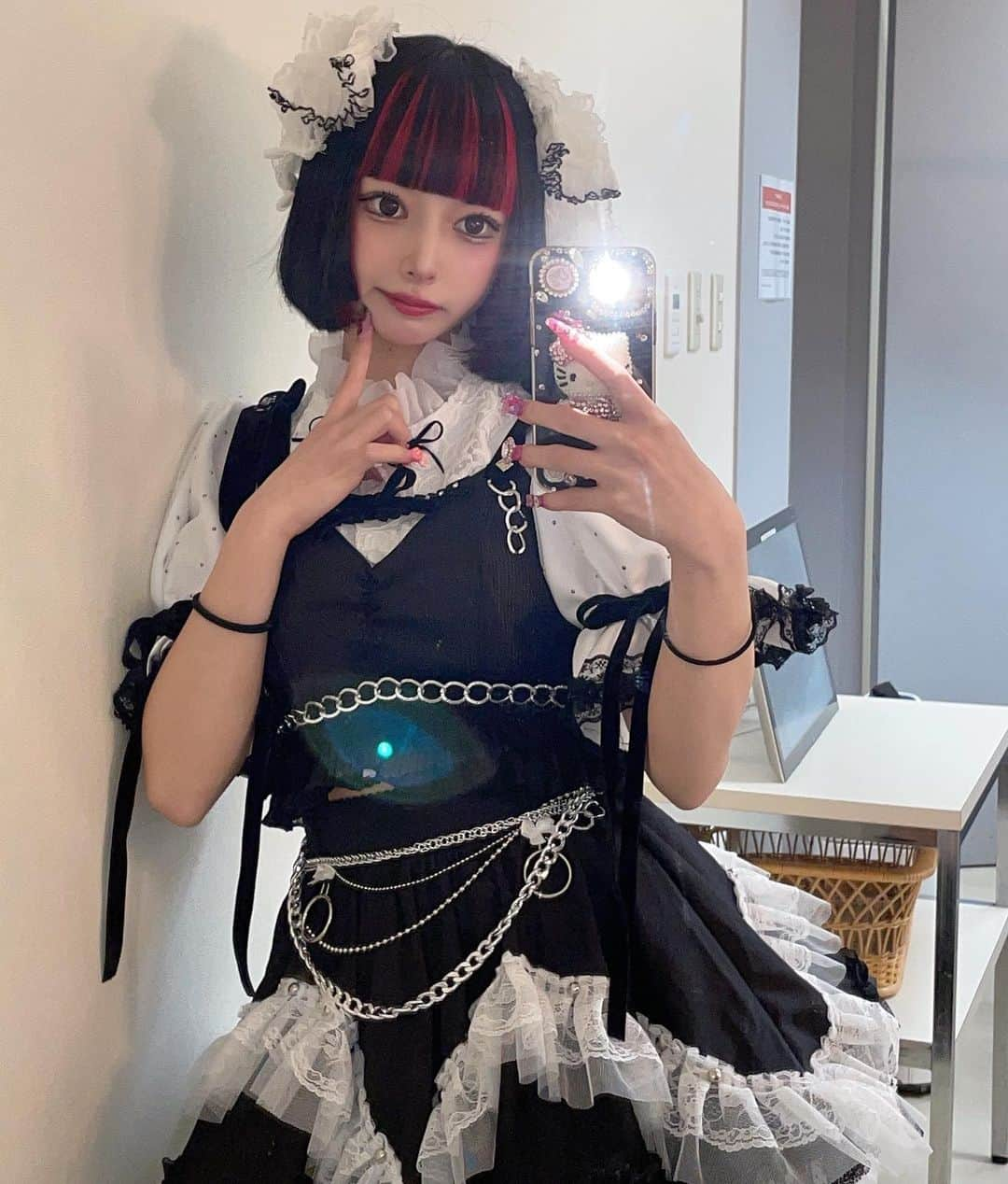 萬鬼百華さんのインスタグラム写真 - (萬鬼百華Instagram)「新衣装🥰」4月16日 19時36分 - nkr__chan