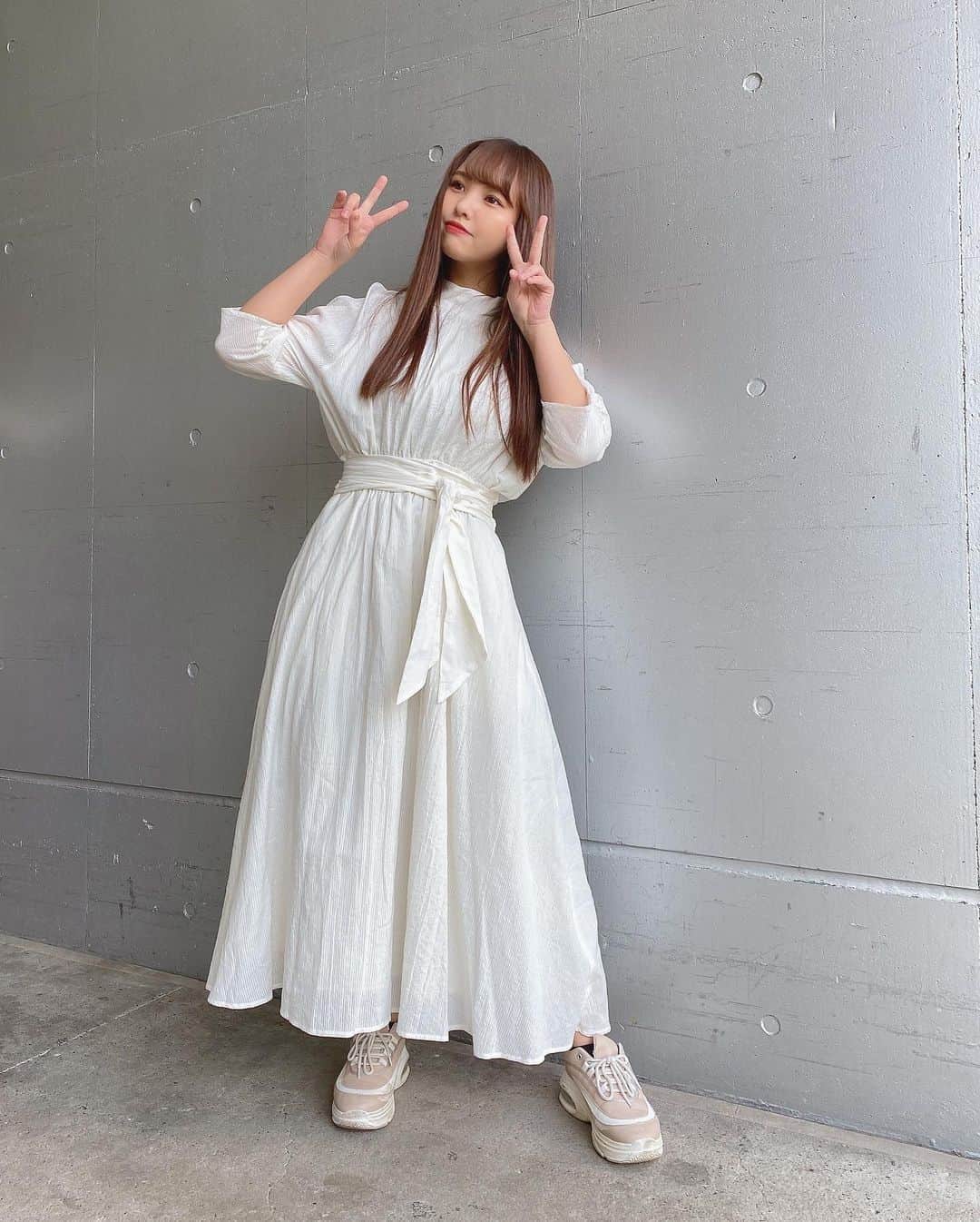 本郷柚巴のインスタグラム：「リアル個別お話し会 ありがとうございました☁️  久しぶりに皆さんに直接会えて めちゃくちゃ嬉しかったです🤍  また待ってます😶‍🌫️  #リアル個別お話し会 #ホワイトコーデ」