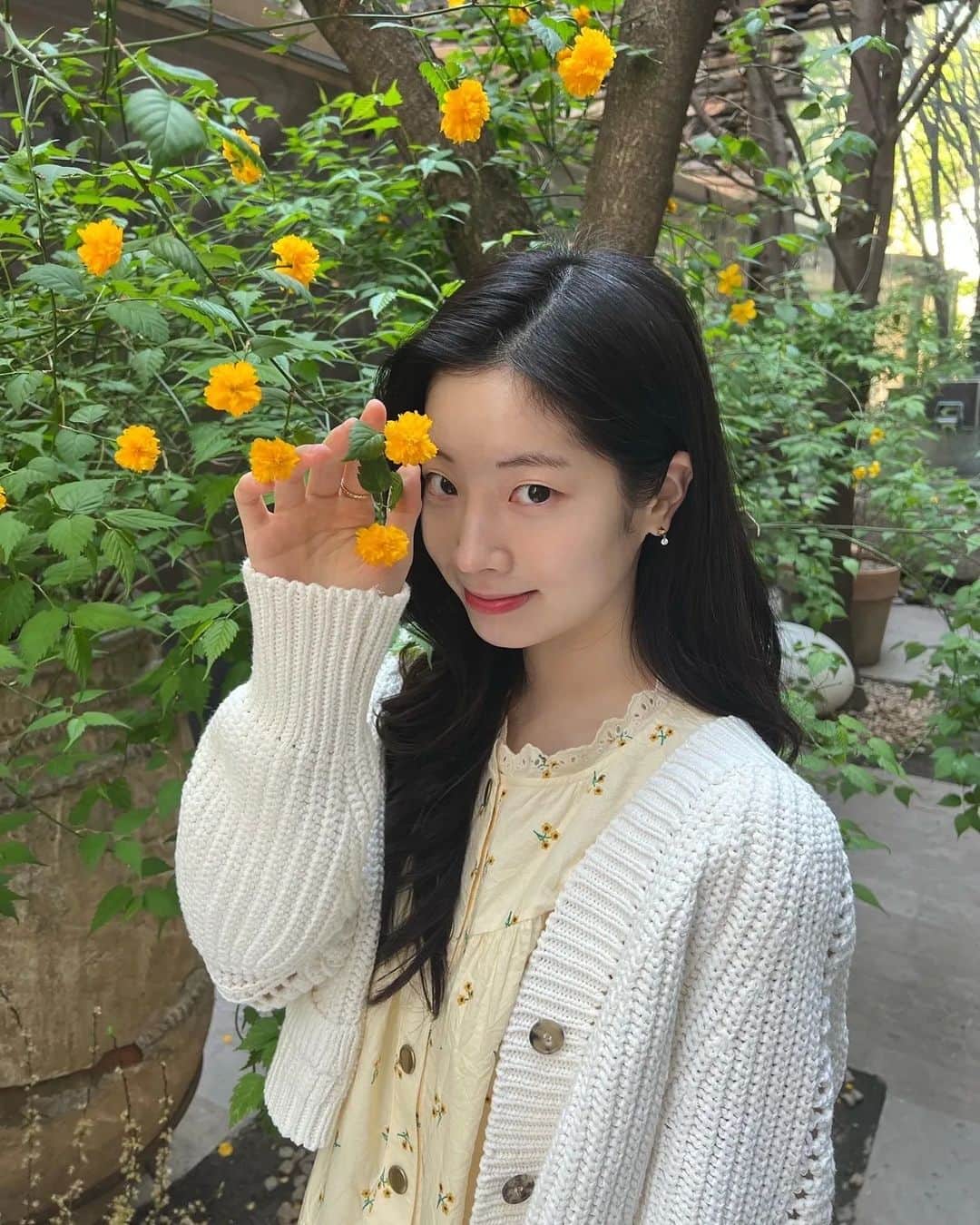 TWICEさんのインスタグラム写真 - (TWICEInstagram)「봄🌼」4月16日 20時52分 - twicetagram