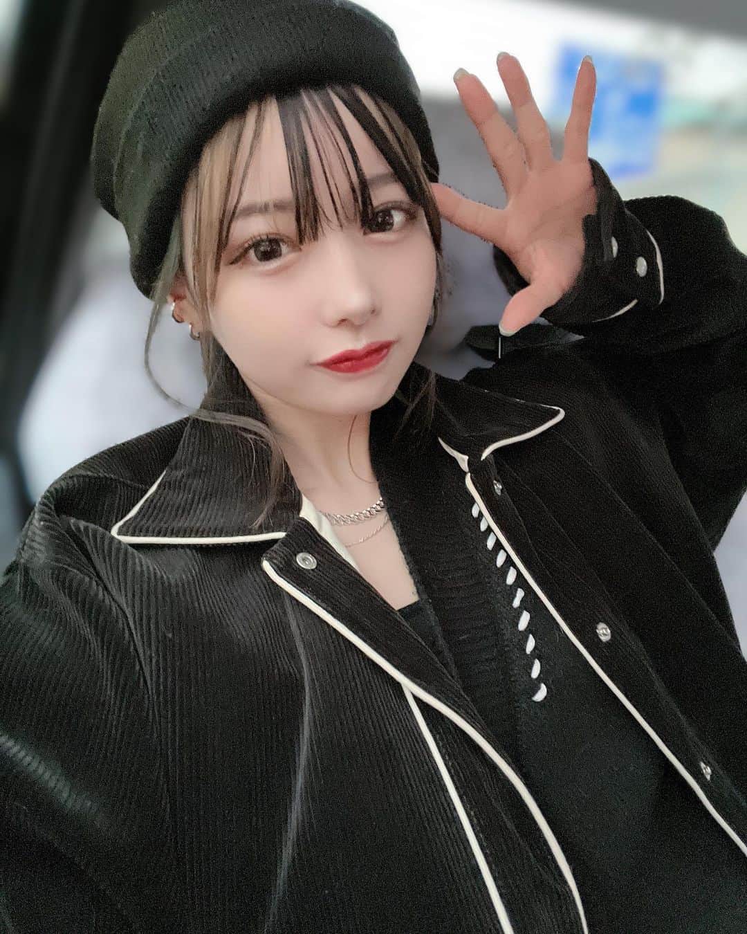 sarimaru(国木田さりまる)のインスタグラム：「👐🏻」