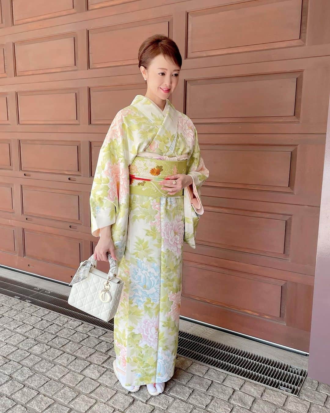 麻生あくらのグルメインスタ