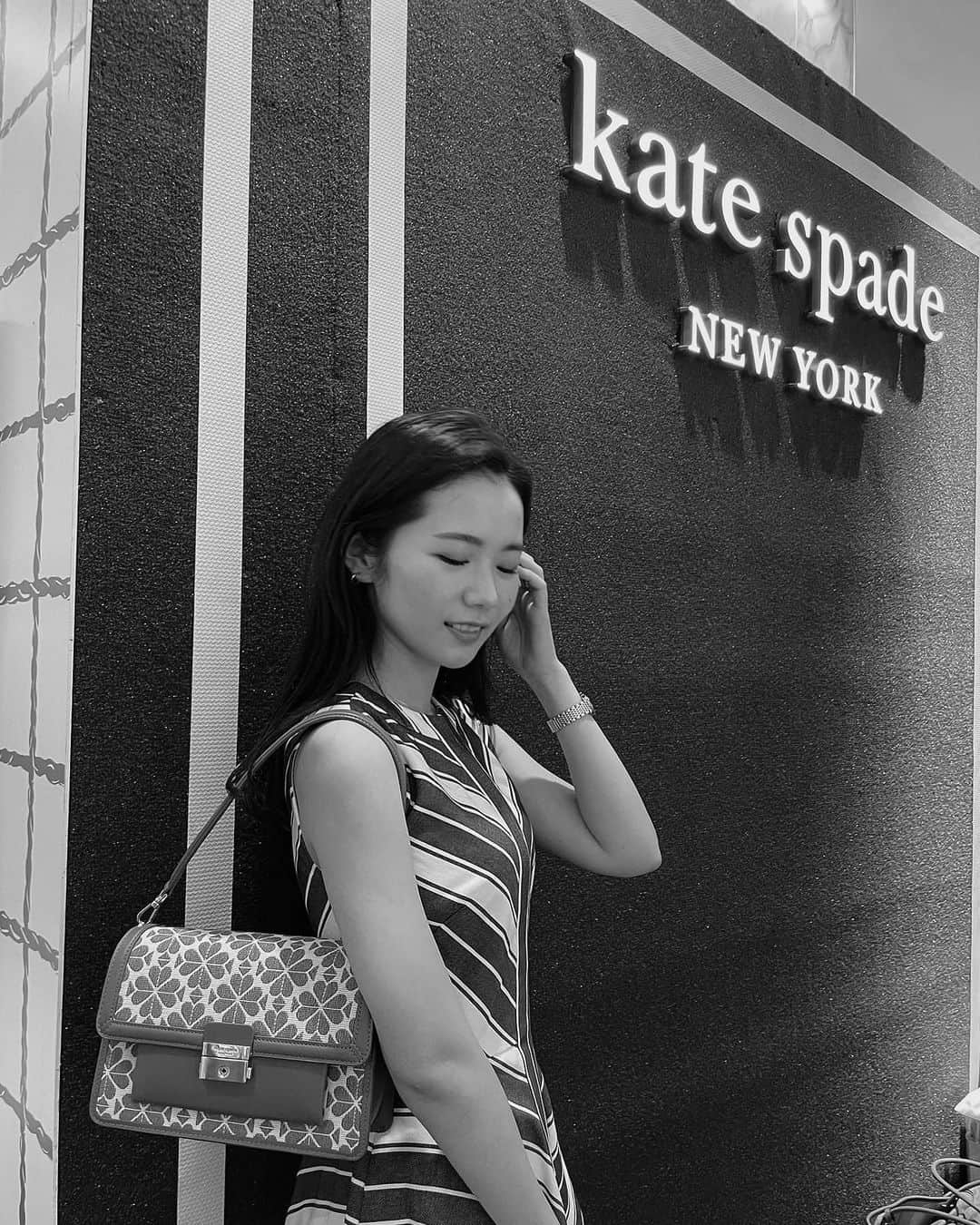 宮所舞のインスタグラム：「@katespadejapan  "🎾party in the park🌞"  阪急うめだ4Fで開催されているpopup store✨  テニスコートをモチーフにされた 空間がとにかくかわいかった〜。 細部まで拘りたっぷり詰まってました✨  13Fの屋上広場には、 可愛すぎるpicnic空間が🧺⛅️  4/26まで開催されているのでぜひ♠️ #katespade#ケイトスペード」