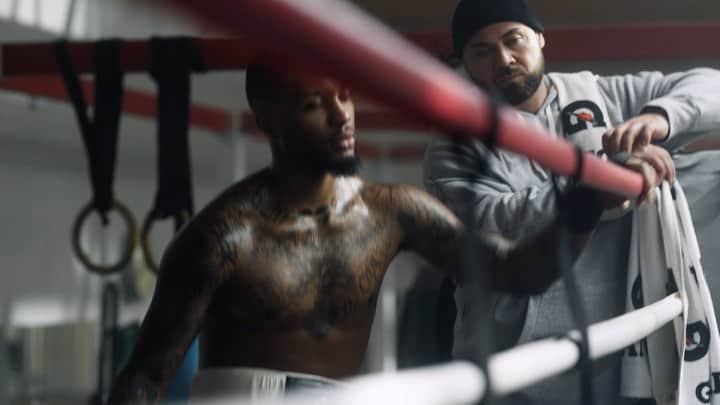 デイミアン・リラードのインスタグラム：「👀 Been telling y’all I got hands. 🥊   @kingryan #GatoradePartner」