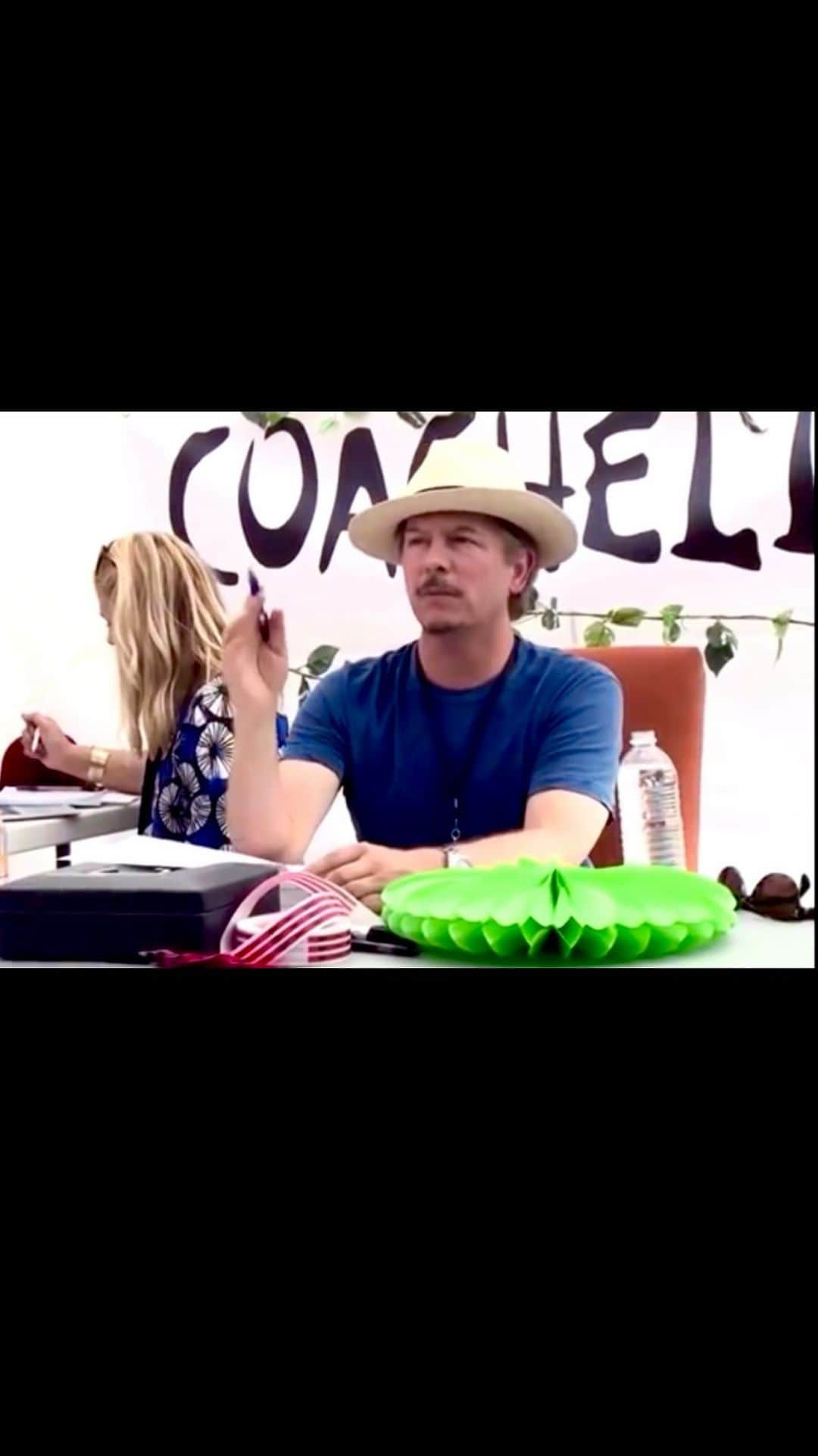 デヴィッド・スペードのインスタグラム：「Hey gang here’s an old video I did about Coachella. Some of the jokes still work. Everybody have fun out there! #coachella. @charlottemckinney」