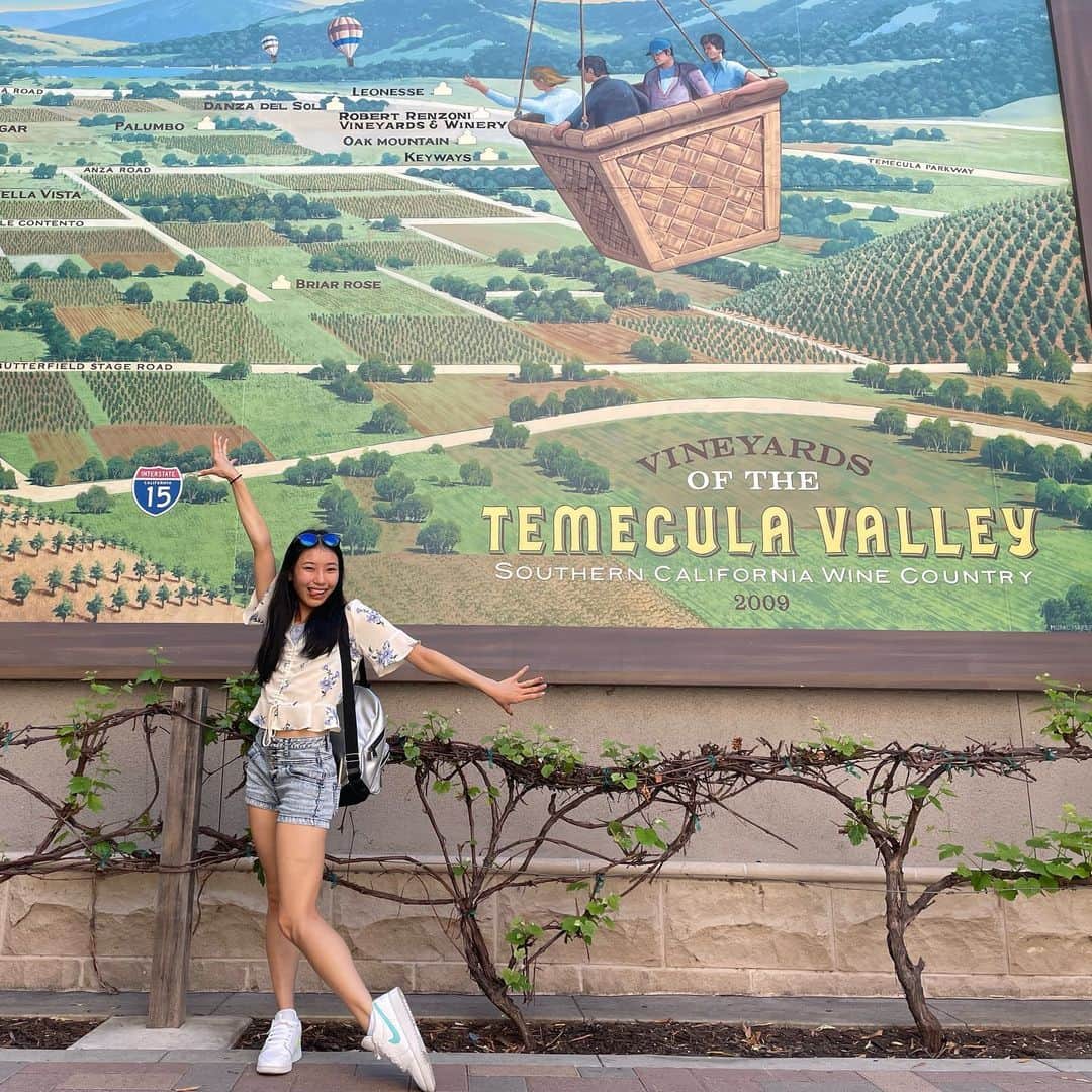 篠原枝令菜のインスタグラム：「Finally posted my San Diego vlog (from like August of last year… 😅) link in bio :)  Last pic is a big mood」