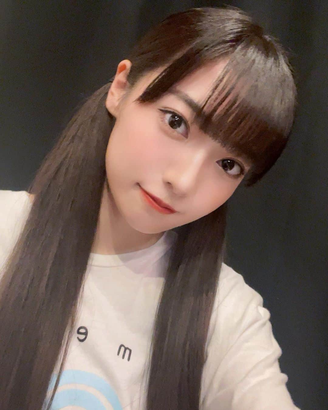 のインスタグラム：「『#サキドルエース』2週間本当にありがとうございました。  配信に沢山来てくれて、ヤンジャンも沢山手に入れてくれて、最後まで頑張ってくれた事、嬉しかったです😌💕  メンバーも運営さんも協力してくれてありがとうございました💭  これからもカメレオンリパブリックをよろしくお願いします💗💜💛💙 ・ ・ ・ ・ ・ ・ ・ ・ ・ ・ ・ 【4月スケジュール】 3月31日サキドルエースLINELIVE開始  3(日)  桜田愛音に投票するぜ！LIVE 5(火)  桜田愛音に投票するぜ！LIVE 6(水)  サキドルエースLINELIVE最終日 8(金)  YouTube配信LIVE 10(日)  WHIP撮影会 12(火)  定期公演@新大久保KPL 13(水)  サマナーズウォー配信 14(木)  サキドルはがき投票(消印) 15(金)  対バン@上野 17(日)  Fresh!撮影会 20(水)  サマナーズウォー配信 24(日)  WHIP撮影会 26(火)  定期公演《半額》@新大久保KPL 27(水)  サマナーズウォー配信 28(木)  対バン予定 30(土)  対バン@渋谷  【5thDVD】 『#おとなになる〜19to20〜』絶賛発売日！！！ 最後の作品なので是非観てね~♡ ・ ・ ・ twitter→ @sakurada_anon ← ・ ・ ・ #桜田愛音　#カメリパ #カメレオンリパブリック　#インスタグラビア #グラビア　#水着 #撮影会　#撮影 #撮影モデル #カメラ #メイク #camera #Shooting #makeup #girl  #photooftheday #selfie #tiktok」
