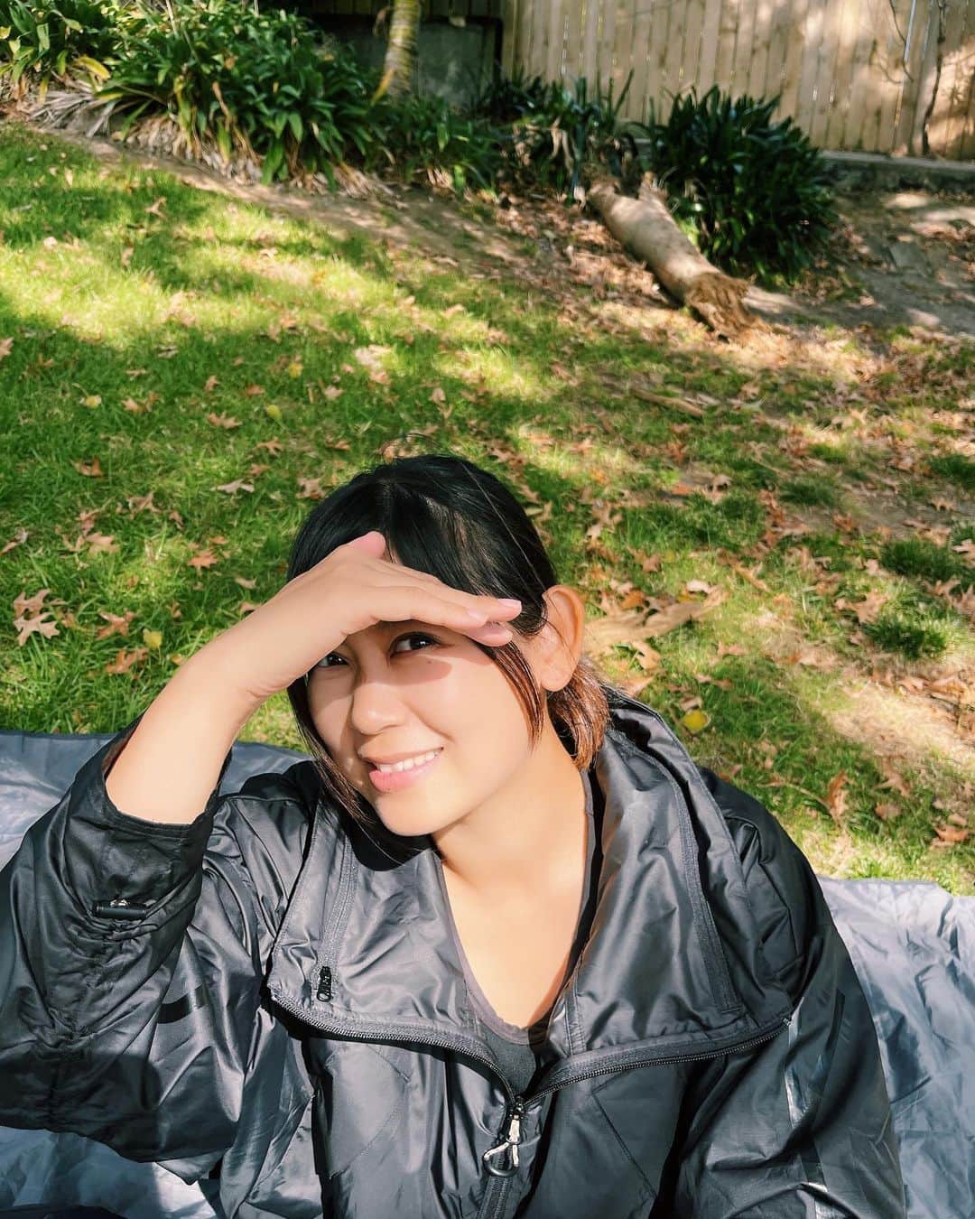 絢香さんのインスタグラム写真 - (絢香Instagram)「公園で娘が撮ってくれた📷 眩しすぎ😂  #sunday」4月17日 10時29分 - ayaka_official_jp