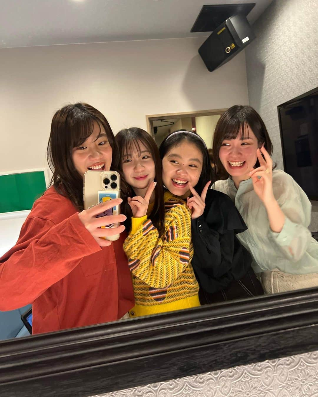 河原寧々のインスタグラム：「. 「Rec TV」さんのムービーに出演させて頂きました！ 女子会で盛り上がってます💃🏻  全国のJOYSOUNDのカラオケでご覧頂けるので カラオケに行った際は是非！探してみてください🎤♪  #JOYSOUND #Rectv #女子会」