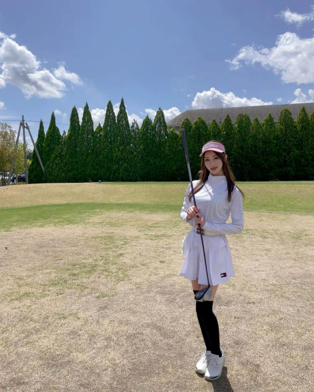 松山英礼奈さんのインスタグラム写真 - (松山英礼奈Instagram)「晴れた☀️💕 スウィングもスコアも ラウンド初めてやった時より やばかったけど🤣🤣 メンバー最高で朝から ずっと楽しかった😆🎶💓✨  また皆んなでゴルフ行くの💓 コソ練しとこ😙🌟⛳️w  #アゼリアヒルズカントリークラブ  #栃木県 #ゴルフ #ゴルフ女子  #golf #golflife」4月17日 16時32分 - hiiiiiiii0802