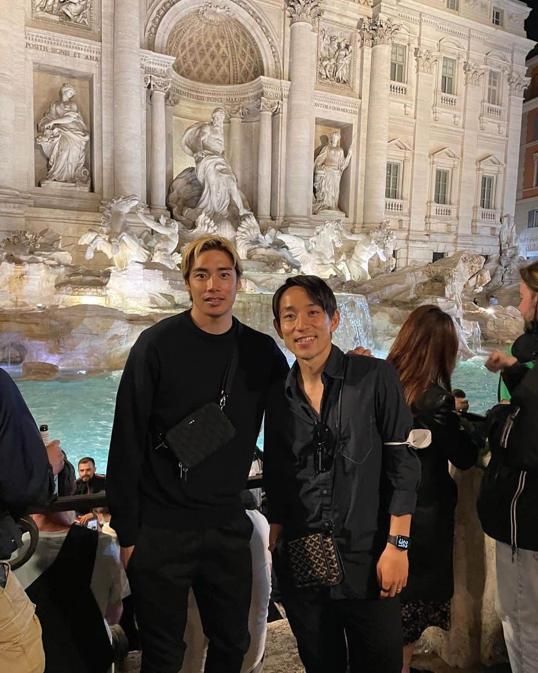 伊東純也さんのインスタグラム写真 - (伊東純也Instagram)「buona serata 🇮🇹 Fontana di Trevi」4月17日 17時20分 - 1409junya