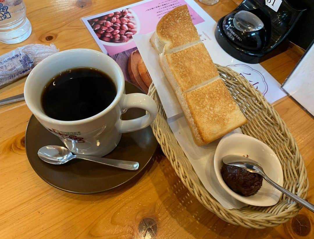 大竹壱青さんのインスタグラム写真 - (大竹壱青Instagram)「最近パンにハマってきております🍞  食パン、菓子パン、惣菜パン どれもどハマり中!  家で食パン食べるけどトースターなくて 魚焼きグリルで焼いてる… トースター欲しい🍞  パンとコーヒー最高☕️🍞  #しょーもな投稿 #あげると言っておきながら #時間経ち過ぎました笑 #皆さんのおすすめのパンは？ #まあ #パンもいいけど #米が1番！！！！！！」4月17日 19時53分 - issei_otake