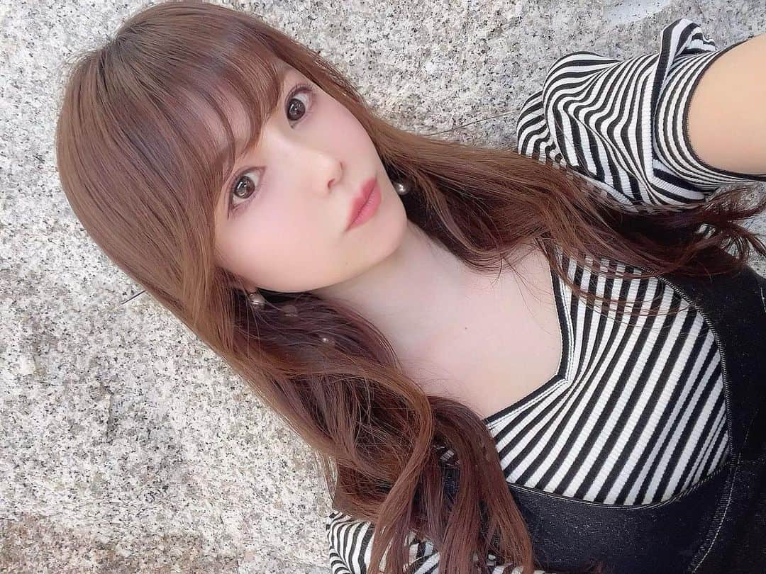 のインスタグラム：「🫠🫶🏻🥹 #新しい絵文字使いたいだけ」