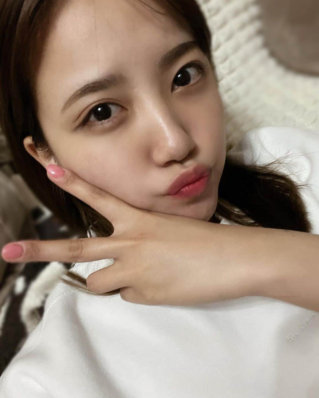 加藤玲奈のインスタグラム：「アイドルやめたら写真撮らなすぎて🥺 SNS頑張りますので温かい目で見守ってくださいませ🥺」