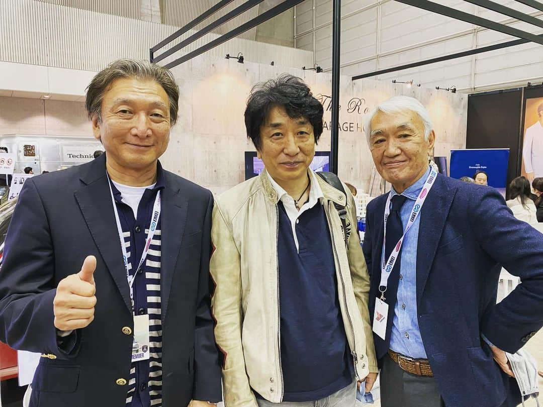 郷田ほづみさんのインスタグラム写真 - (郷田ほづみInstagram)「大学時代の友人が主催するイベント、オートモビルカウンシル2022に行ったら、劇団時間の友人にバッタリ。」4月17日 23時26分 - hozmix