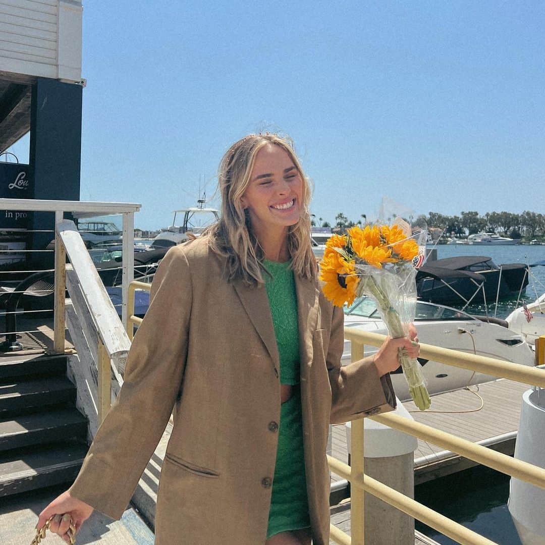 LYZYのインスタグラム：「best birthday ever🌻🥺」