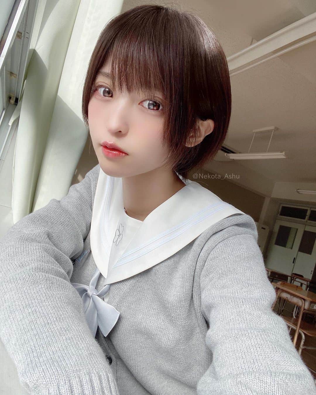 猫田あしゅのインスタグラム：「ショート女子 . #JK #cosplay #jkcosplay #cosplayer #cosplaygirl #student #school #学校 #学生 #コスプレ #コスプレイヤー #コスプレイヤーさんと繋がりたい #コスプレイヤー自画撮り部 #selfie #角色扮演#ブレザー  #ショートヘア  #ショートボブ  #ショートカット  #ショート女子  #shorthair #shorthairstyle  #shortbob #selfiegram #ショートスタイル #角色扮演者 #model  #make #cosme  #japanesegirl」