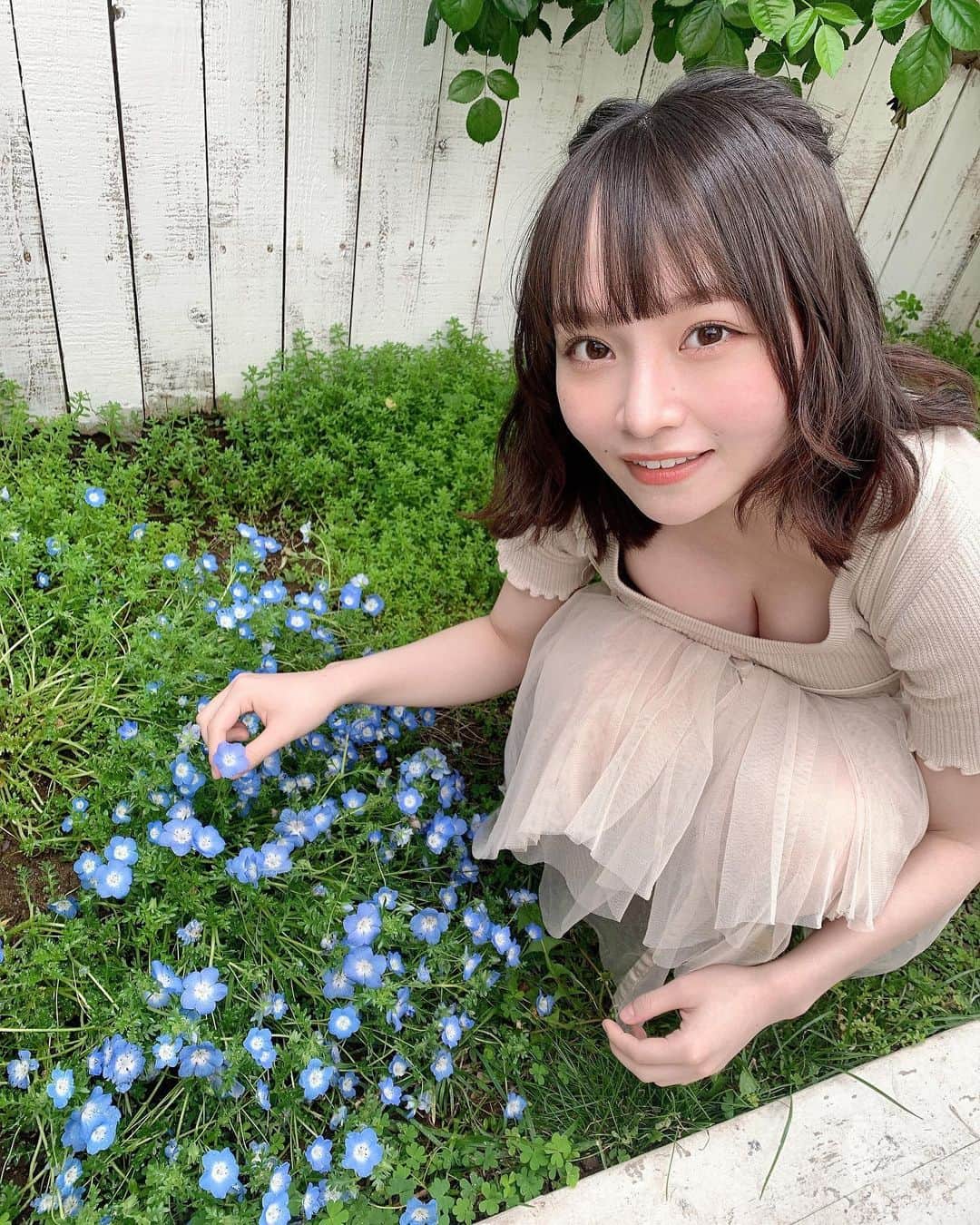 大嶋みくさんのインスタグラム写真 - (大嶋みくInstagram)「可愛いお花大好き！！！😚😚💖」4月18日 9時09分 - oshima_miku