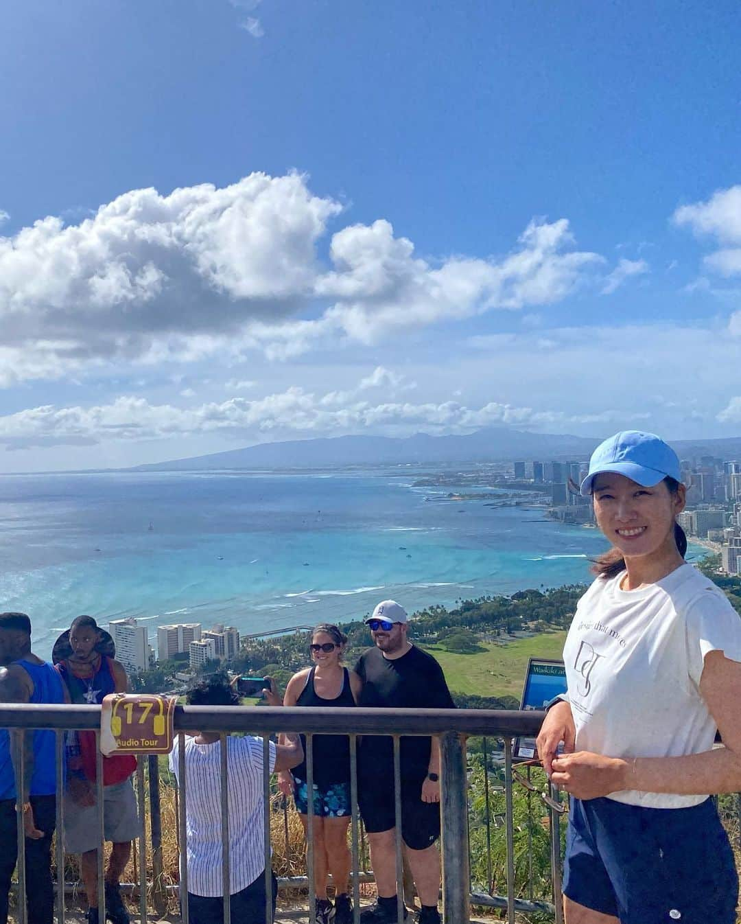 シェラ・チョイさんのインスタグラム写真 - (シェラ・チョイInstagram)「The best time for sure👍🌺❤️  지금까지 하와이 여행 중에  단연 이번이 최고였지😉  #신랑과행복했던하와이 #일년내내신혼여행 #미슈허니 #mahalo🌺」4月18日 12時17分 - thechellachoi