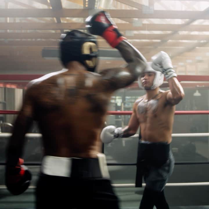 デイミアン・リラードのインスタグラム：「🔔 Watch me throw hands with @KingRyan.   Thanks to Gatorlyte for keeping us hydrated. 🥊⚡🥊 #GatoradePartner @gatorade」