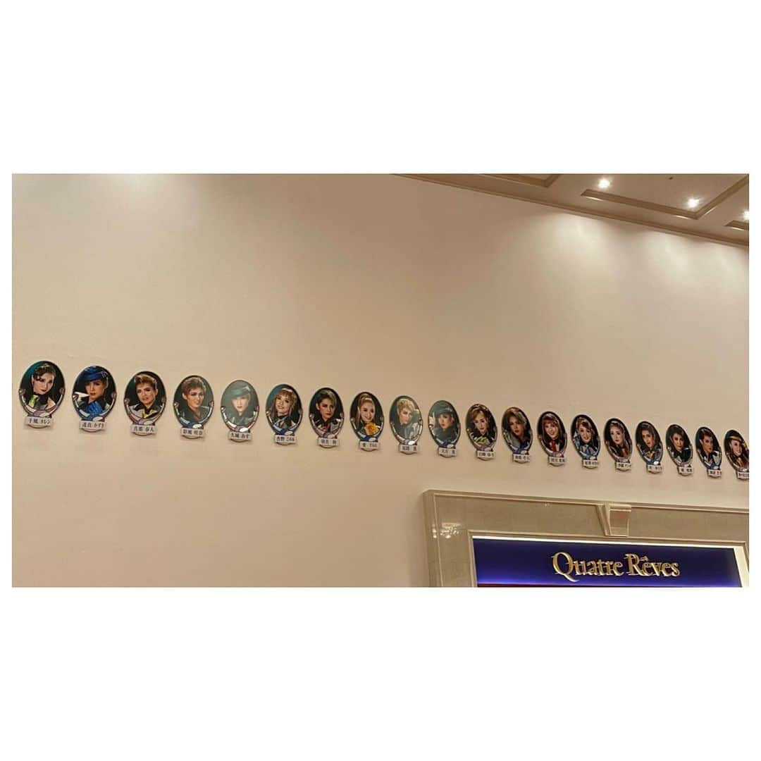 真愛涼歌さんのインスタグラム写真 - (真愛涼歌Instagram)「* 雪組公演『夢介千両みやげ』 『Sensational!』先日観劇❄️ 今からどんなお話が始まるのかと ワクワクする様なスクリーン💓 案の定。すっごく♡面白くて、 ホッコリする様な作品でしたっ😆✨ * 月組時代共に過ごした😍 あーさこと。#朝美絢 様😍❤️❤️❤️ めちゃくちゃご立派で😭❤️感激‼︎ 顔良し声良し💓目力にやられたぁぁ 🥰本当。カッコよかったなぁ🤤💓 * そしてそして。雪組の#そら様 こと。 #和希そら 様🥺❤️とてもとても素敵でございました😭✨ どの瞬間もシャッターチャンス😭あぁ。幸せ♡ * 最後に。あやな。#綾凰華 😊💓 泣けるほど輝いておりました🥰✨ 本日は千秋楽おめでとう🌸 観劇出来て本当良かった🥰💕💕  #宝塚 #観劇 #雪組 #千秋楽 #おめでとう」4月18日 16時54分 - maimaaimaaai.k