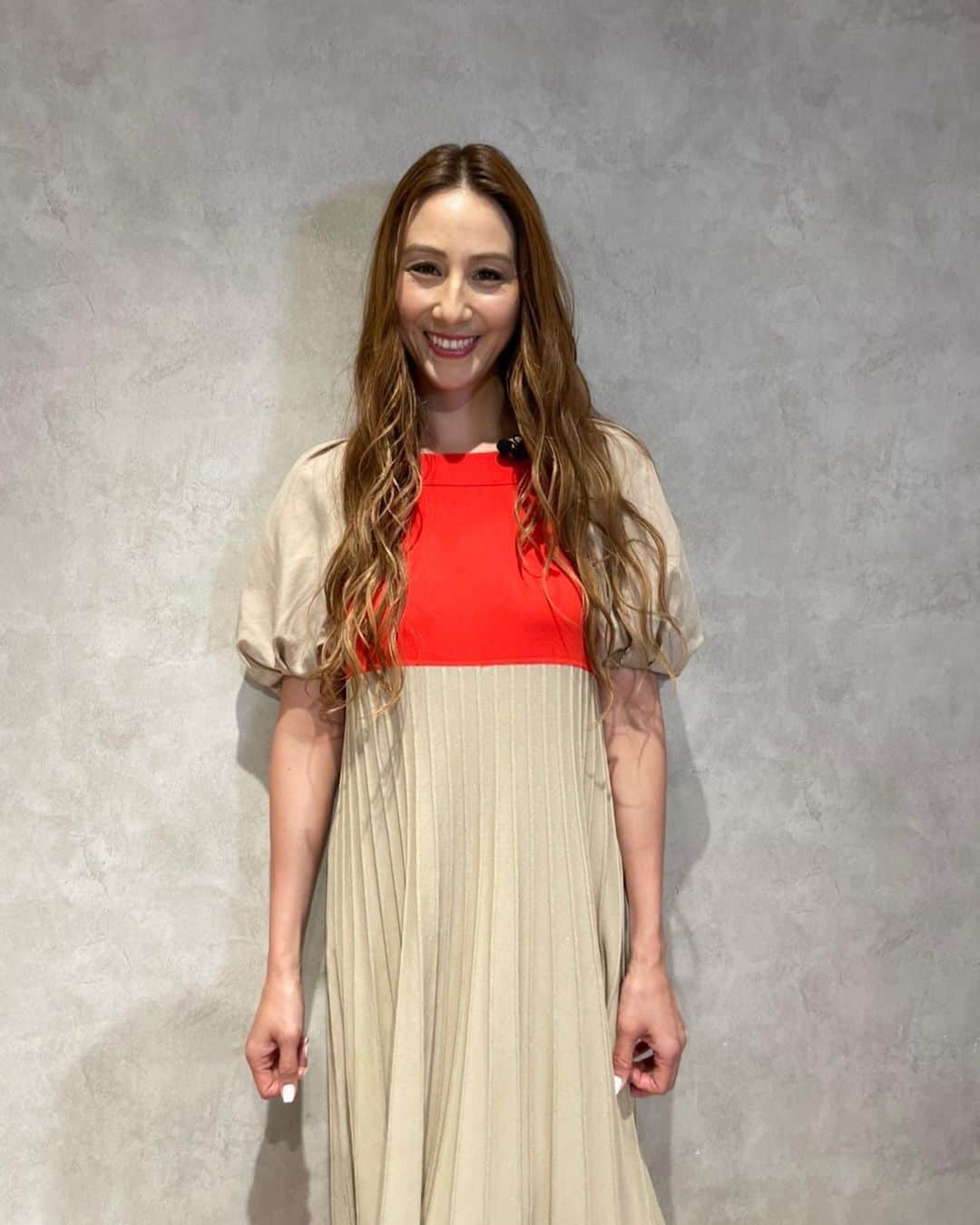 道端カレンのインスタグラム：「この衣装可愛かったなぁ💞 勝手にスタイリストさんとアリスと呼んでいましたw @diagramofficial」