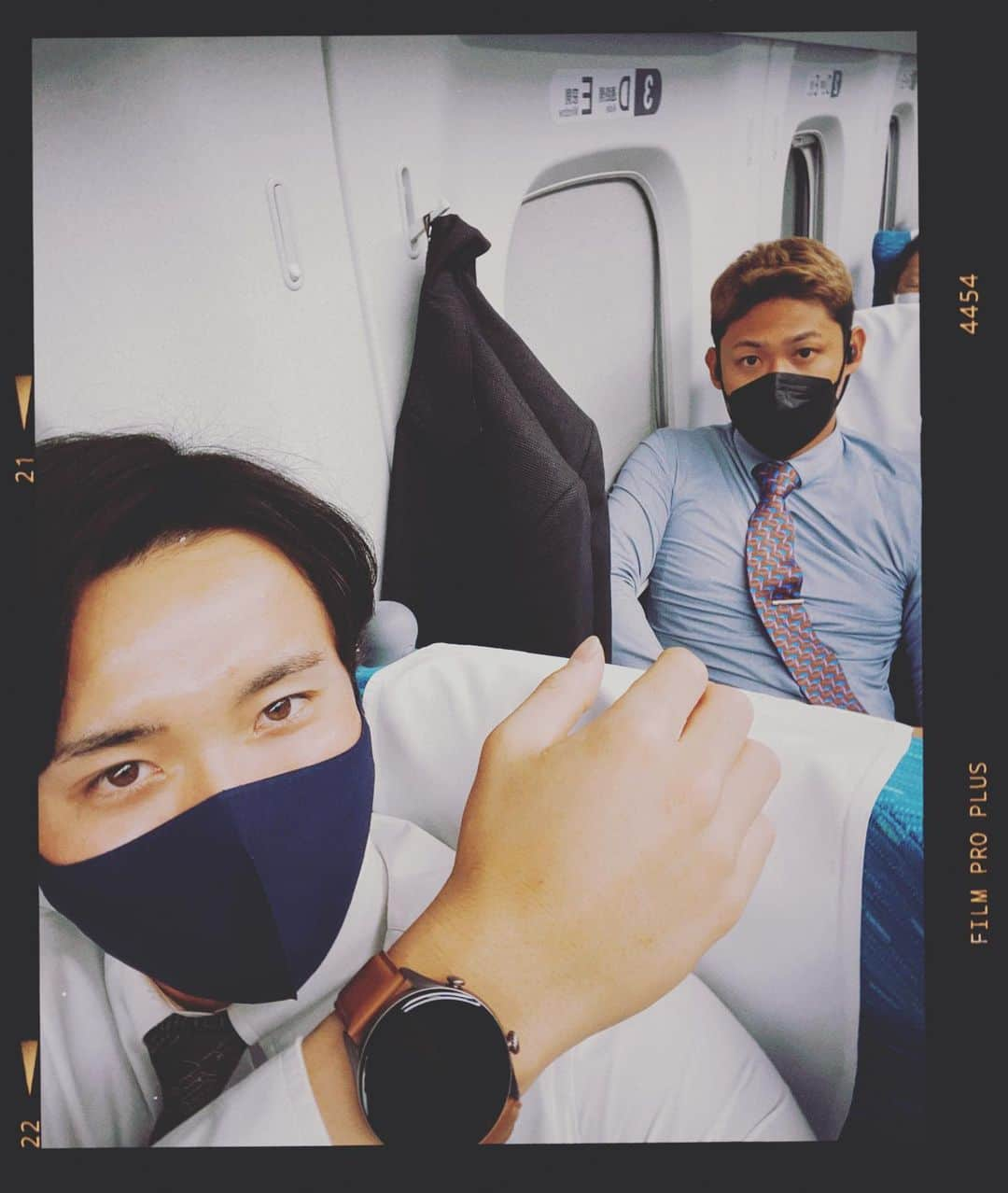 高橋純平さんのインスタグラム写真 - (高橋純平Instagram)「移動日🚃→名古屋  @amazfitjpさんのスマートウォッチと あーたんと共に🚶🚶  #amazfit  #GTR3Pro  #GTR3  #スマートウォッチ @amazfit @amazfitjp」4月18日 18時07分 - junpei_takahashi1997