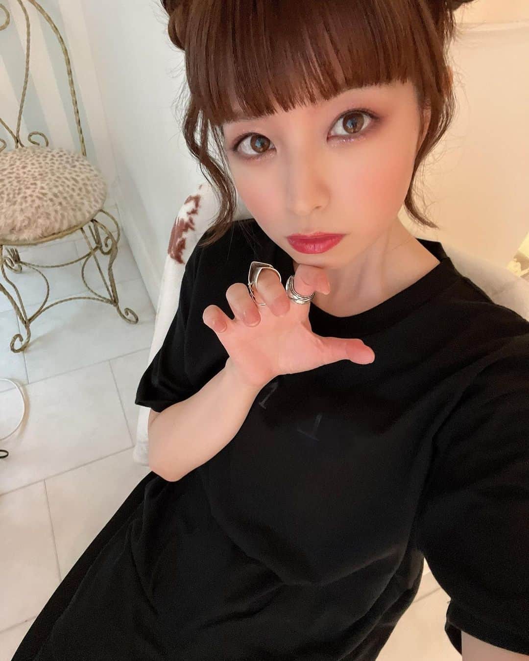 のインスタグラム：「さむいーーー😇 撮影無事終わりました💜」