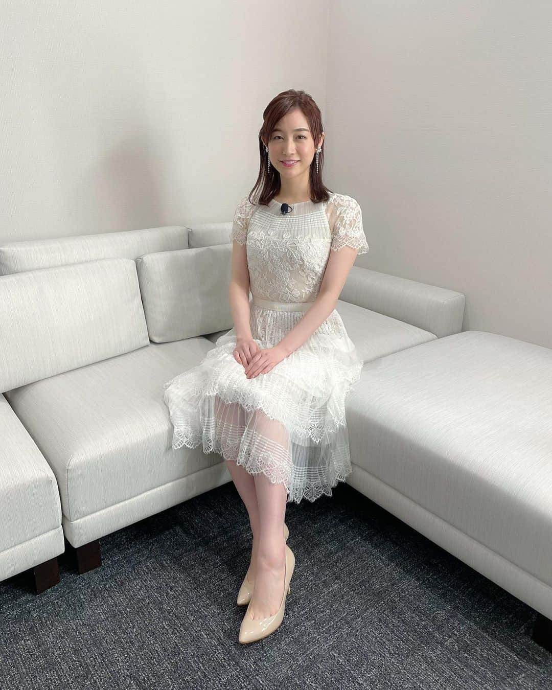新井恵理那さんのインスタグラム写真 - (新井恵理那Instagram)「イベントの司会をやらせていただきました! 白いドレスが赤く染まるよう〜(#^.^#) 熱いパッションを分けてもらえた気持ちです♪ #イベント #mc #ドレス #新井恵理那 #centforce」4月18日 18時27分 - elina_arai