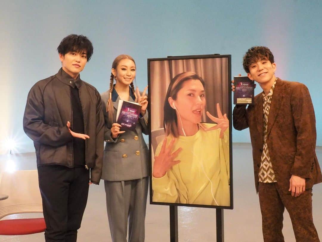 のインスタグラム：「日本テレビ「THE DANCE DAY」 ⁡審査員として参加しています。  ダンサーの皆さんが素晴らしい作品を披露してくれています。  5月13日まで、 朝の情報番組「ZIP!」にて毎週月曜〜木曜にかけてチーム紹介、そして金曜日には決勝大会に進む1チームが決定していくので、ぜひ皆さんチェックしてください🙌  @the_dance_day  ⁡ #thedanceday #日本テレビ #ダンス #dance #衣装 #fashion #maisonmargiela」